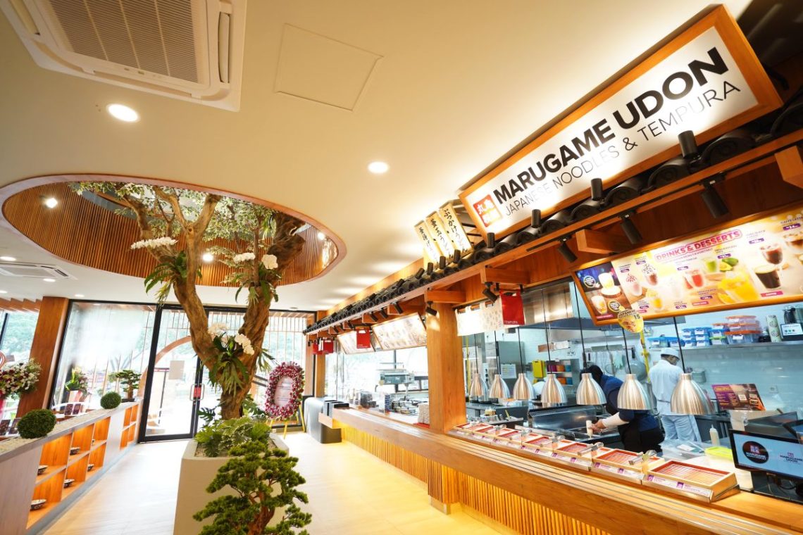Marugame Udon rayakan pencapaian dengan menerbitkan gerai ke-100