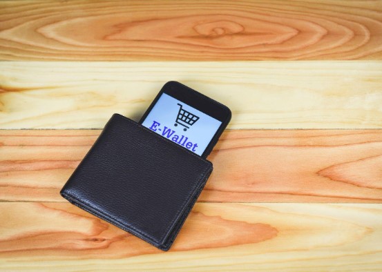 Meningkatnya Popularitas E-Wallet Mengapa Konsumen Beralih ke Dompet Digital